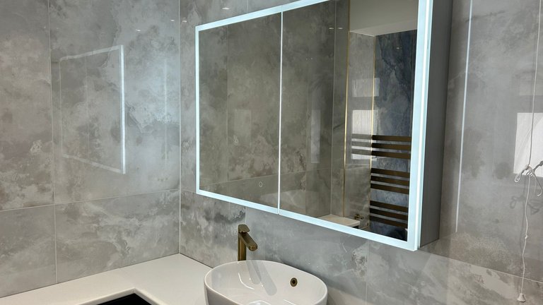 Roper Rhodes Presence mirrored cabinet with cool white LED lighting Brentwood luxury bathroom CM13