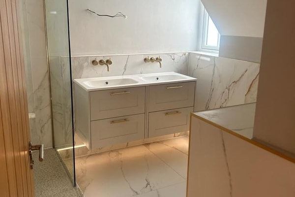 Luxury Master Ensuite Copford Green - Master Ensuite in Copford Green, Essex CO6 by Bowmans